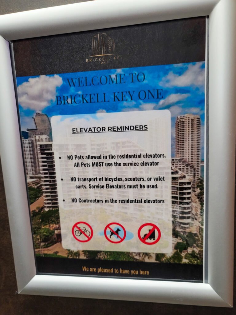 More Signs / Más señales