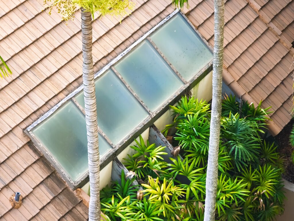 Skylights paid for not replaced / Tragaluces pagados, pero no reemplazados.